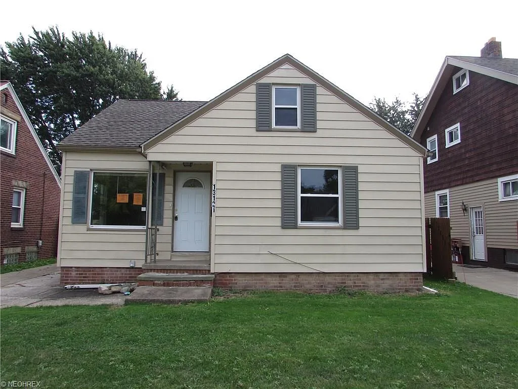 13121 Highlandview Ave photo 1