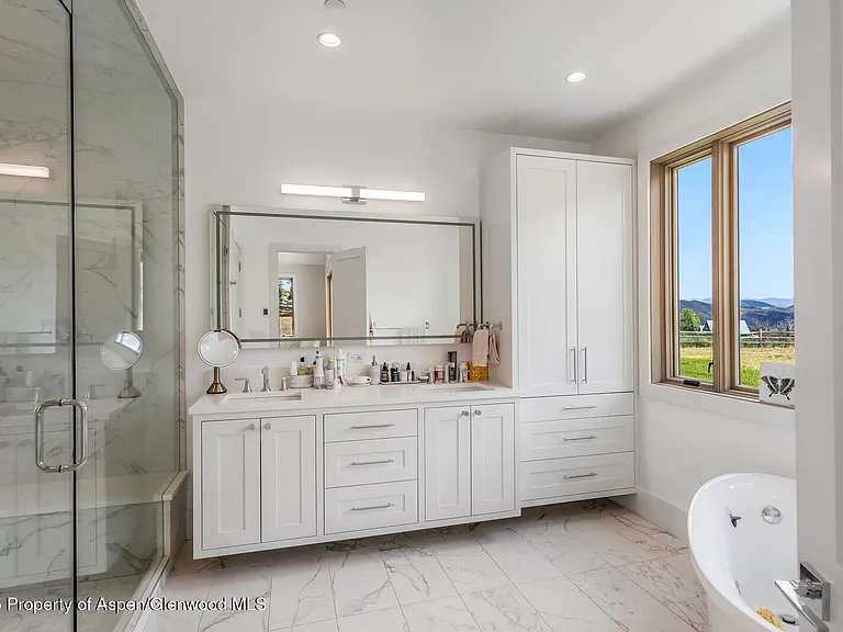 577 Fox Run Dr — Photo 21