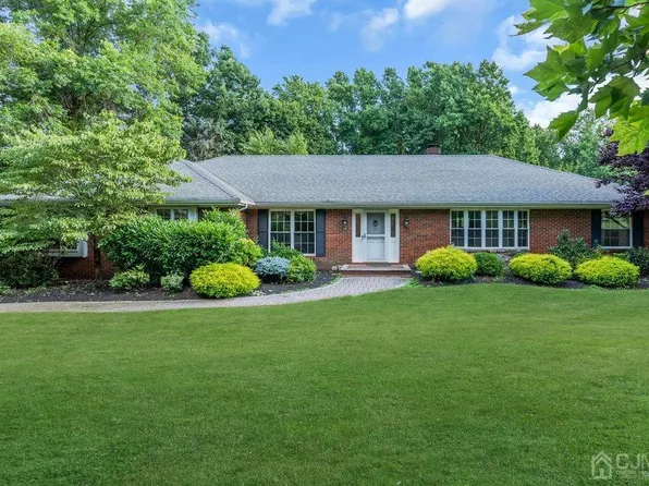 11 Stoney Brook Rd, Holmdel, NJ 07733