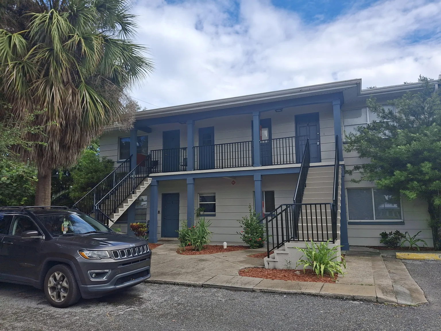 2 bed, 950 sqft, $1,300 — Photo 2