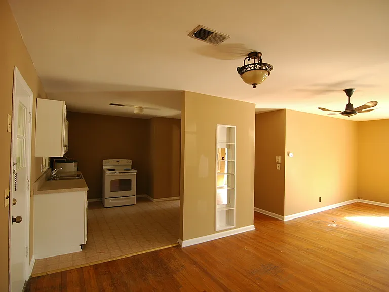 4110 Broyles Ave SW — Photo 2