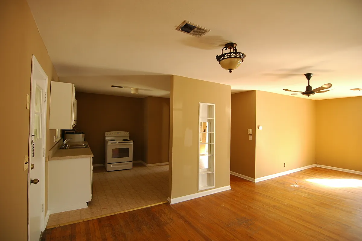 Building Photo - 4110 Broyles Ave SW
