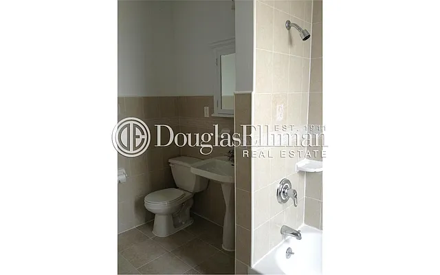 Rented by Douglas Elliman | media 37