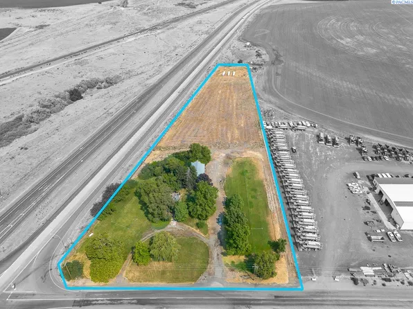 51 Crestloch Rd, Pasco, WA 99301
