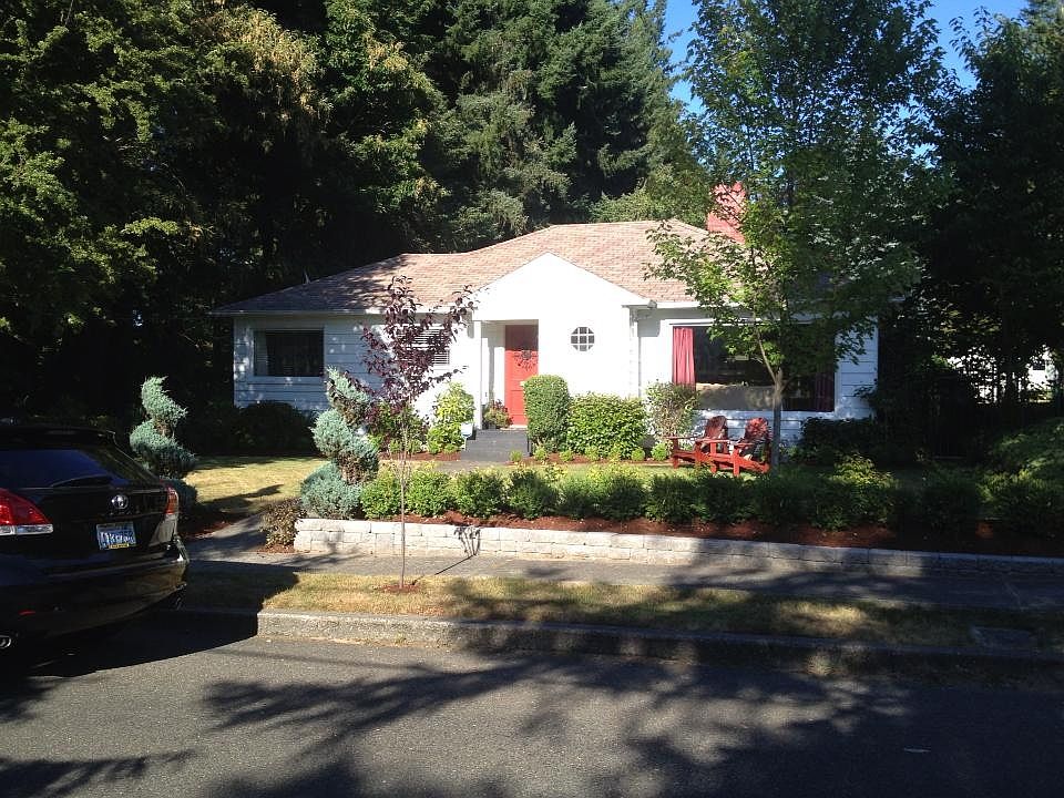 1st image of 2406 Buker St SE