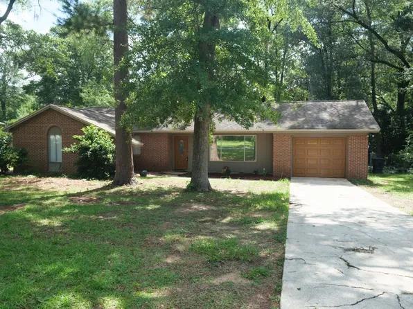 2934 Foxcroft Dr, Tallahassee, FL 32309