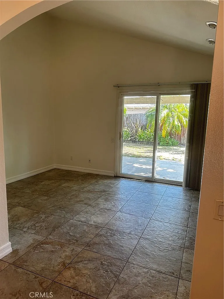 4 bed, 1500 sqft, $4,200 — Photo 4