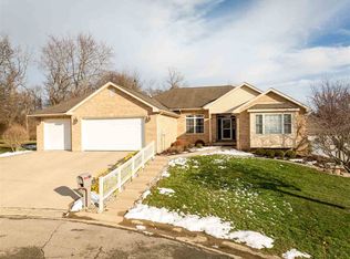 909 Wendover Ct, Richmond, IN 47374