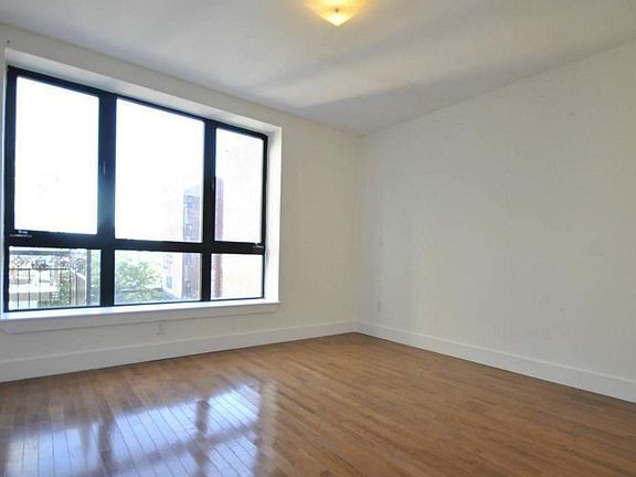 4th image of 180 Scholes St #3LVB