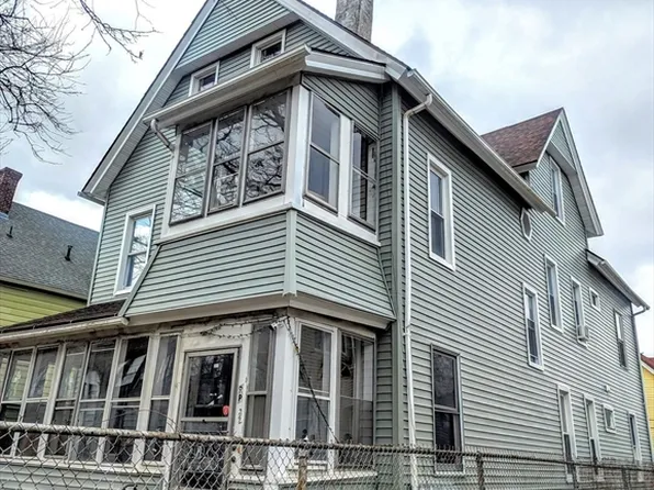 32 Acushnet Ave, Springfield, MA 01105