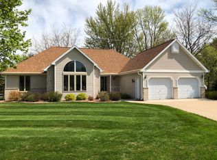 1406 Parkview Dr, New London, WI 54961