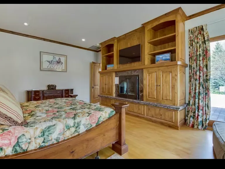 303 Wall St — Photo 15