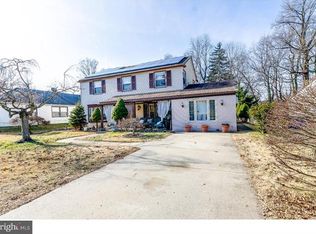 101 Plumtree Ln, Willingboro, NJ