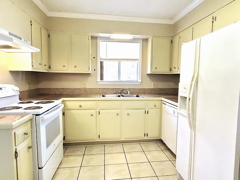 4205 Yosemite Dr — Photo 4