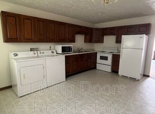 945 F St APT 4, Geneva, NE 68361