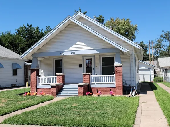 202 W 15th Ave, Hutchinson, KS 67501