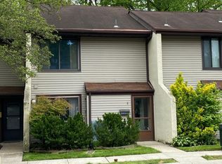 7 W Azalea Ln, Mount Laurel, NJ 08054