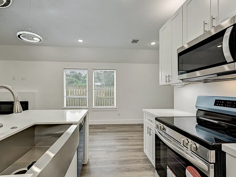 5124 Gold St #B — Photo 2