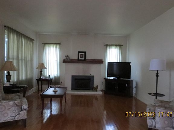 2nd image of 211 N Cumberland Ave