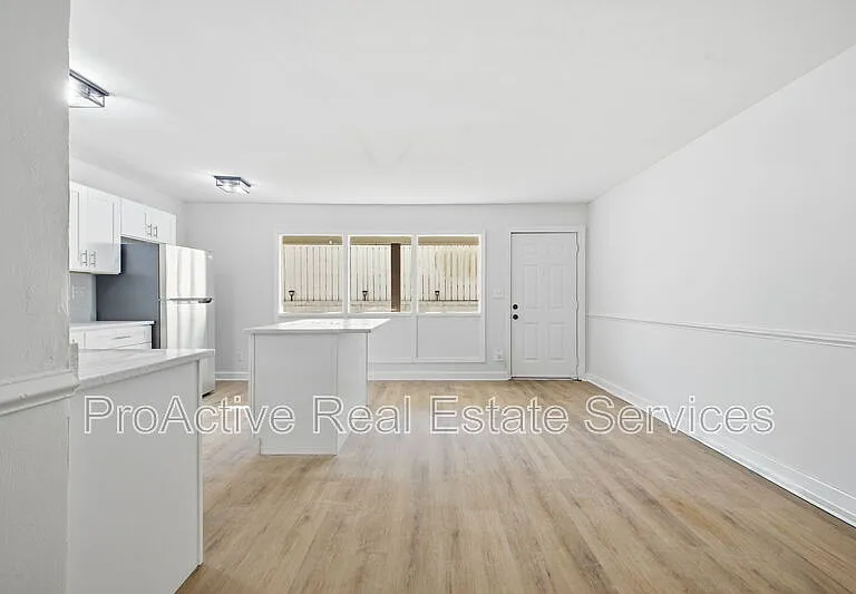 2065 E Ocean View Ave — Photo 9