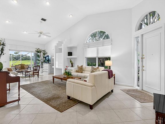 5th image of 4702 Carlton Golf Drive