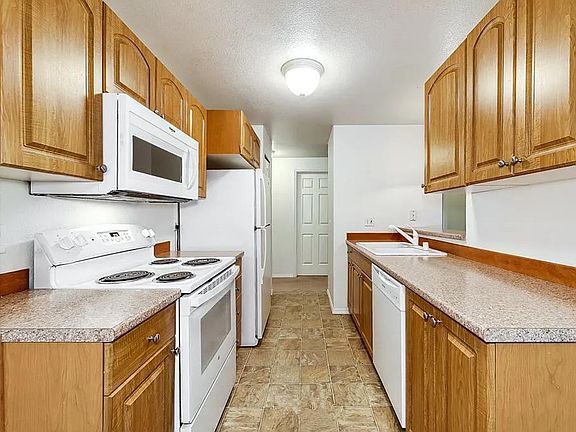2nd image of 15433 Country Club Dr Unit B205