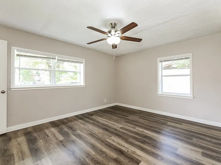 6511 Burgundy Rd S — Photo 10