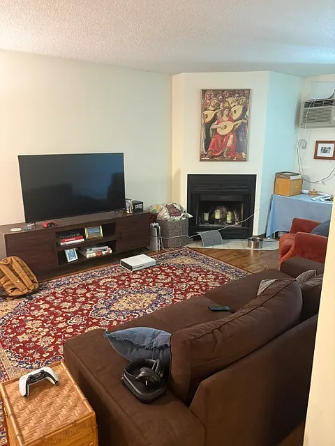 2 bed, 900 sqft, $1,450 — Photo 1