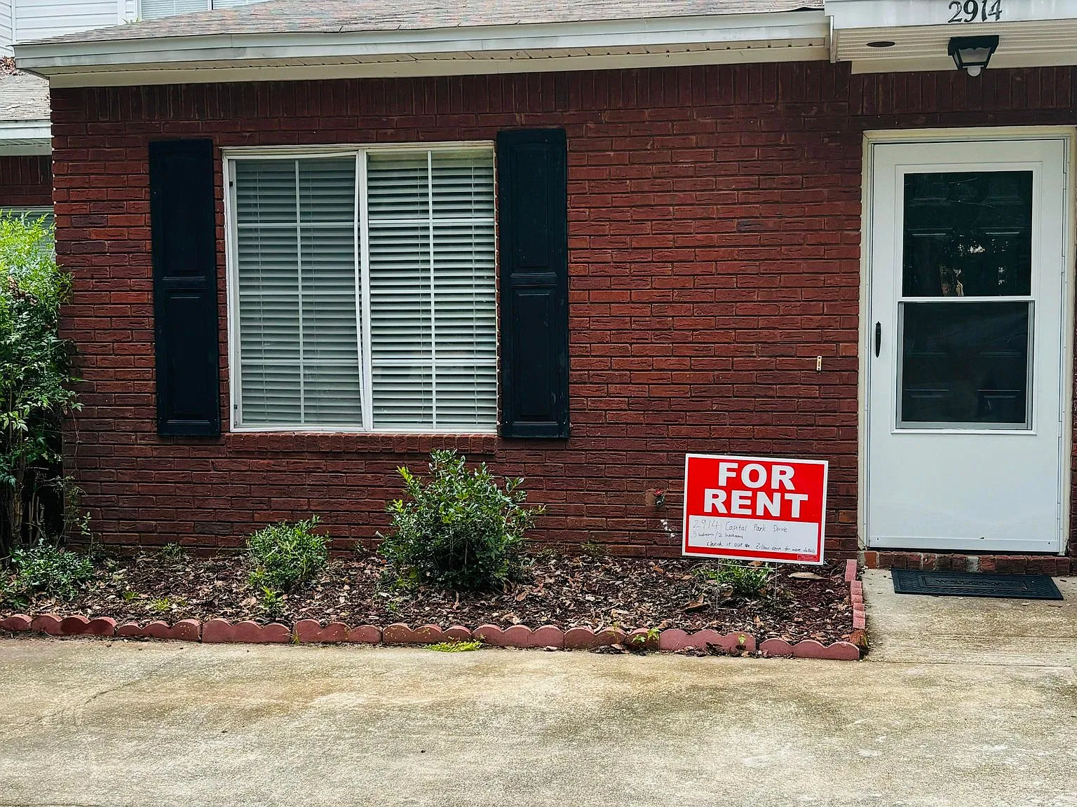3 bed, 1236 sqft, $1,550 — Photo 1