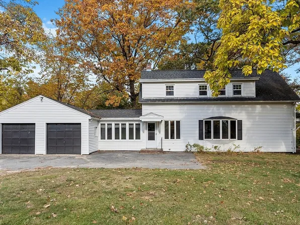 18 Middlesex Rd, Tyngsboro, MA 01879