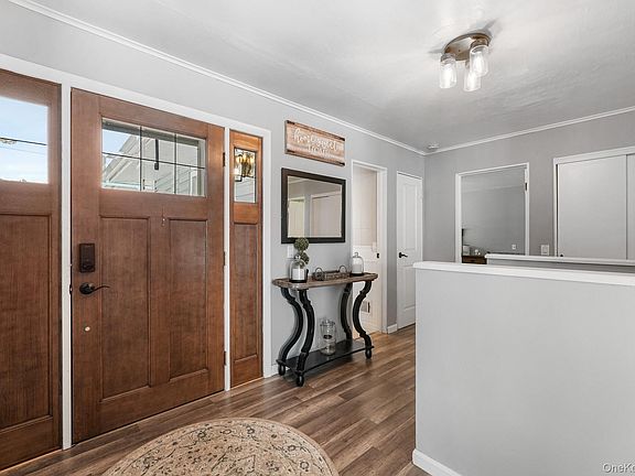 3rd image of 590 Ashford Avenue