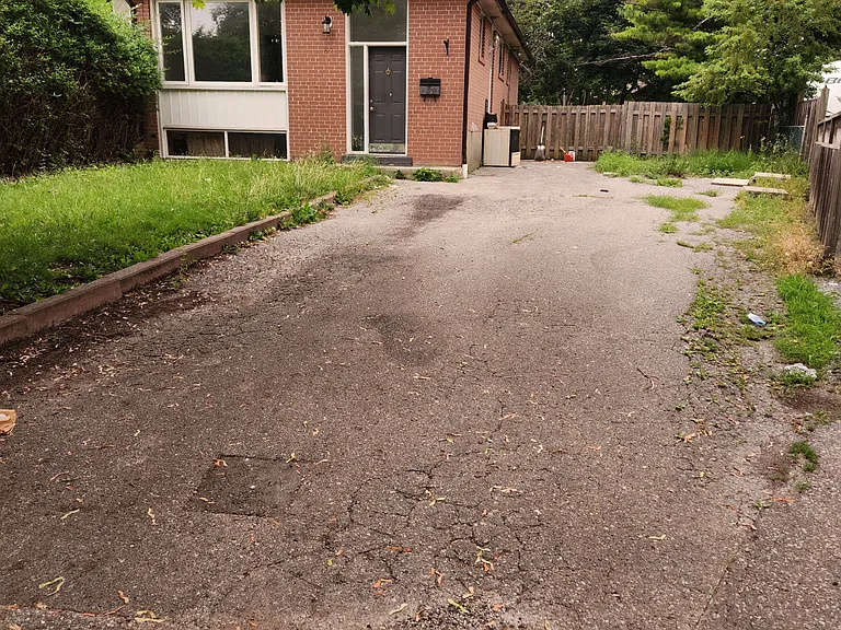 87 Tulloch Dr — Photo 15