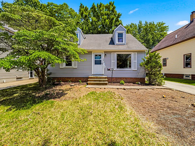 1307 Summit Dr — Photo 5
