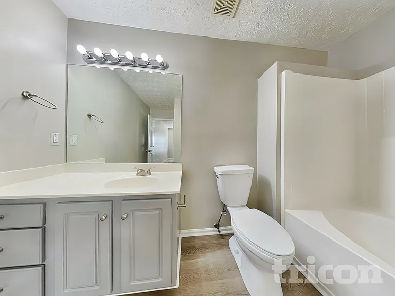140 N Greenfield Cir — Photo 11