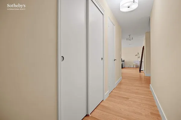 Sold by Sotheby's International Realty | media 29