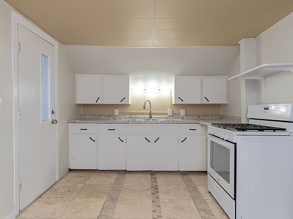 2nd image of 733 Clancy Ave NE #2