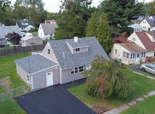 569 Elbridge Rd, Morrisville, PA 19067