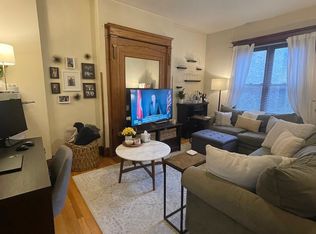 856 W Fletcher St #2, Chicago, IL 60657