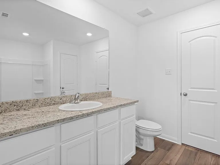 100 Captain Dooley Ln — Photo 4