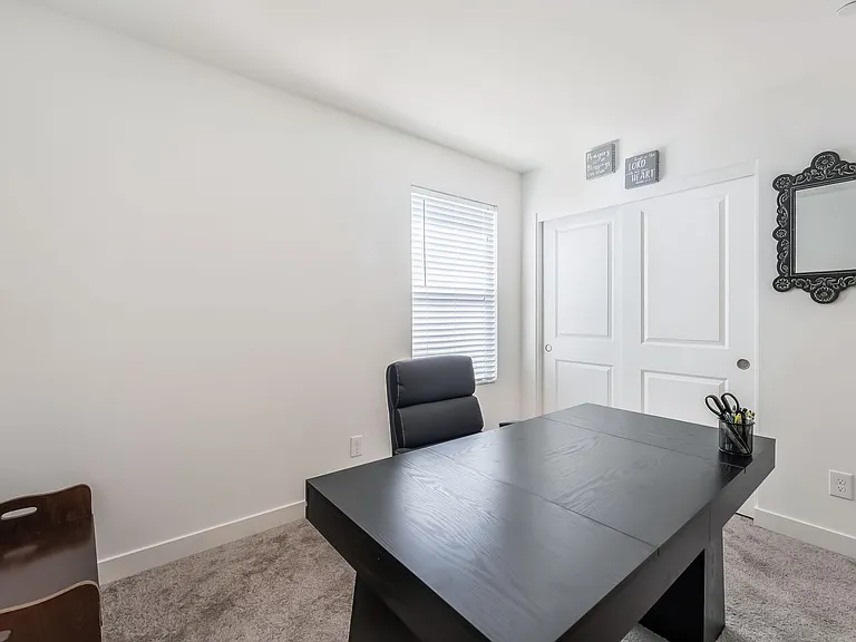 670 Tranquil Peak Ct — Photo 31