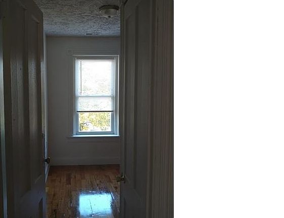 2nd image of 537 Howard Ave #2