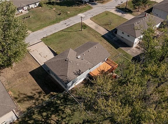 5th image of 3505 NE 57th St