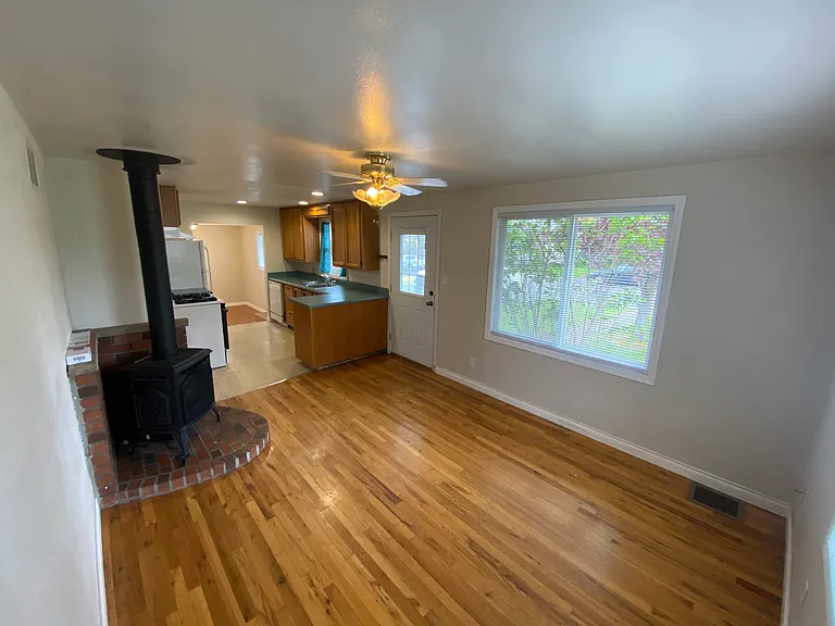 2510 Iron St — Photo 7