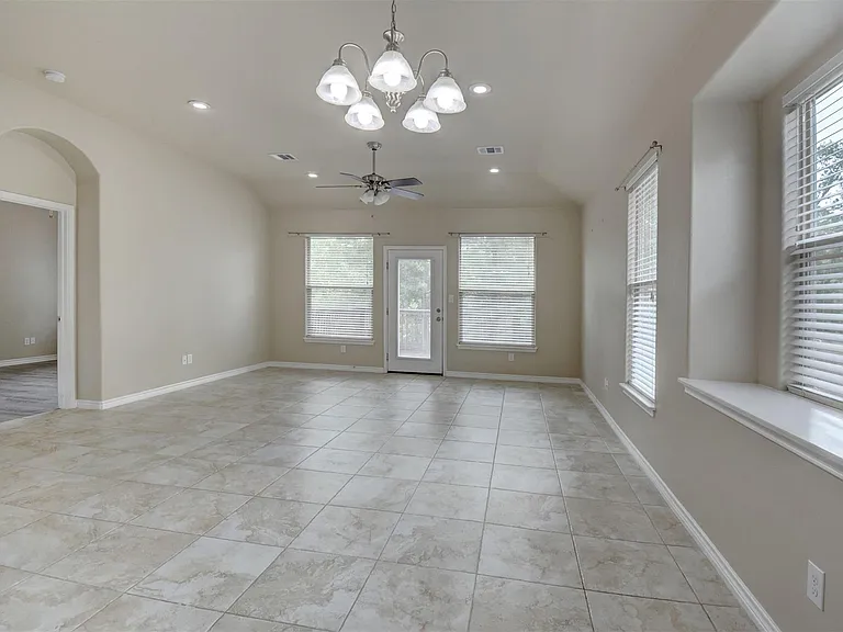129 N Kaupo Dr #B — Photo 3