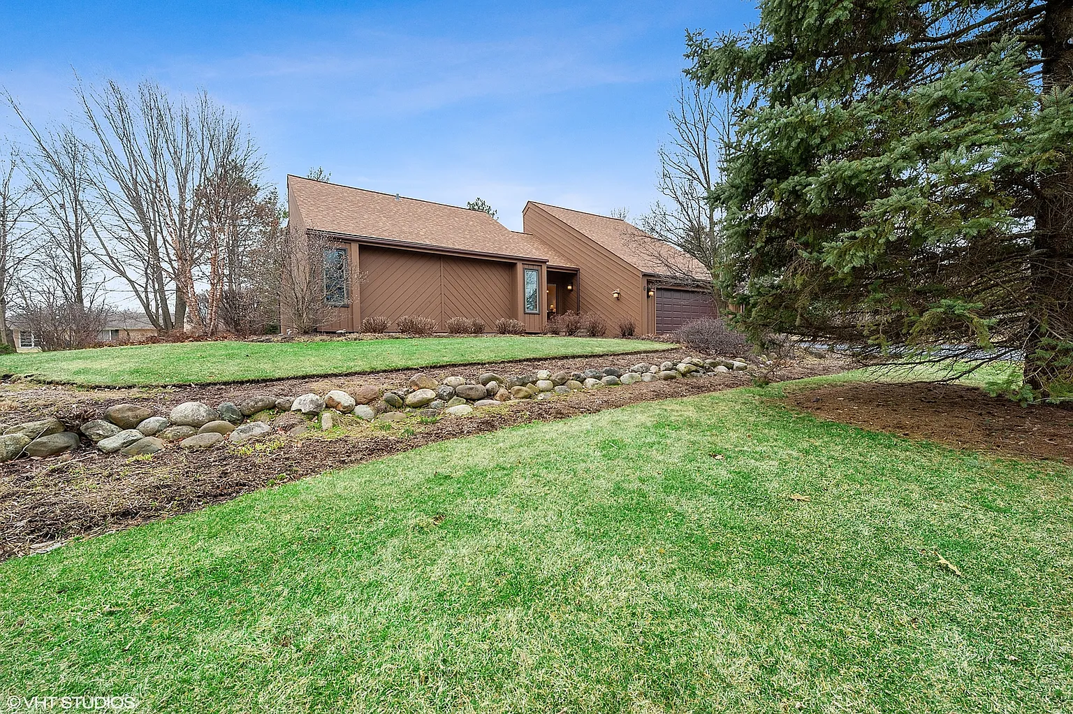 6 Chipping Campden Dr photo 1