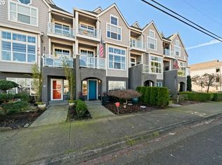 518 NE Bridgeton Rd, Portland, OR 97211