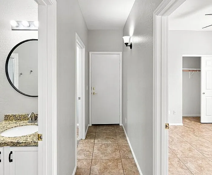 2181 E Westchester Dr — Photo 18