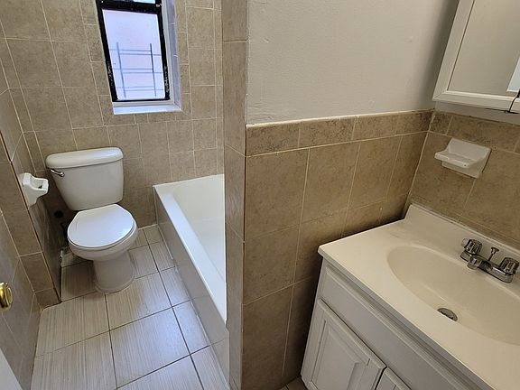 4th image of 3150 Bailey Ave APT 5L