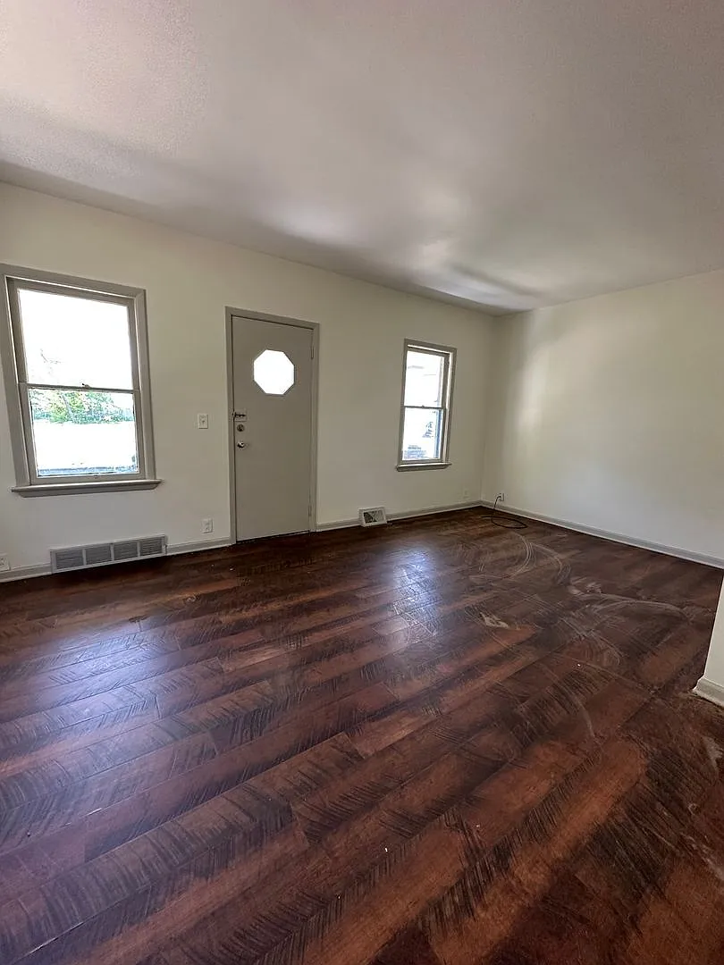 Tremont Area 4 Bedroom 2 Bath — Photo 2