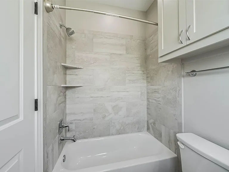 1317 Chantilly Ln — Photo 43